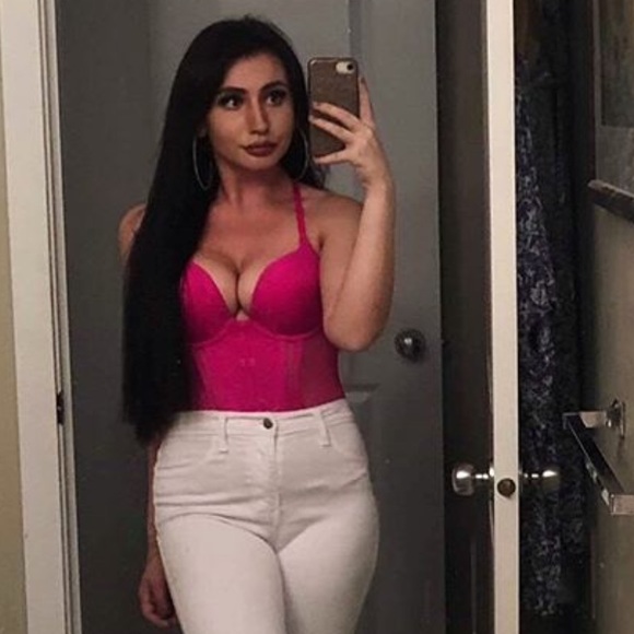 Meet your Posher, Cheyenne - Picture 1 of 1